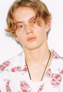 Lukas E.